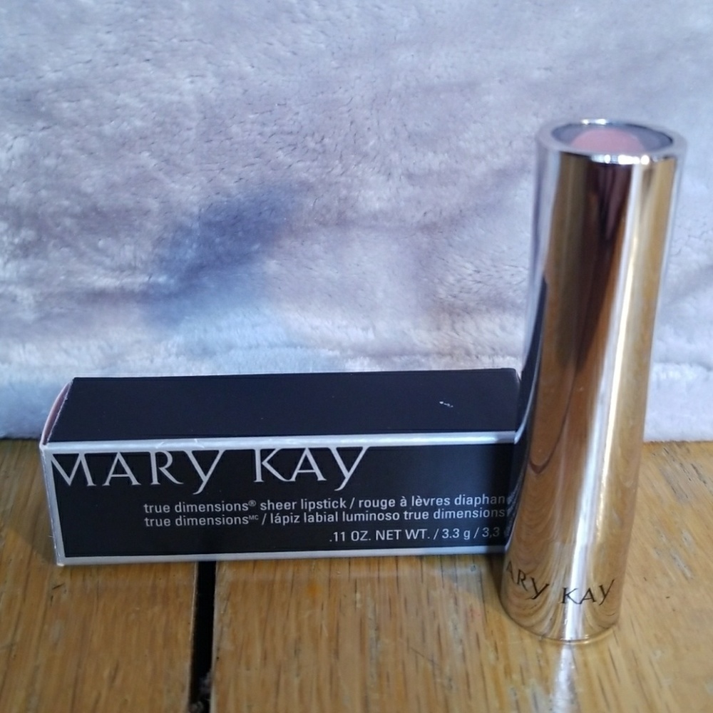 True Dimensions Sheer Lipstick